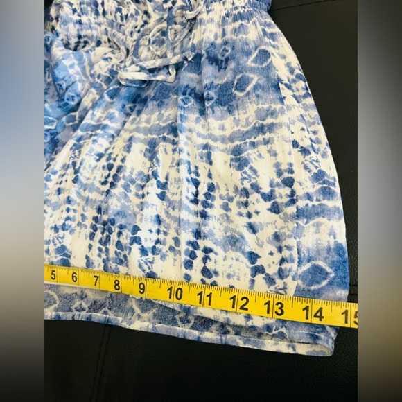 ONE ❤️ CLOTHING Short Romper, Blue & White Size XS LIKE NEW - Picture 12 of 16